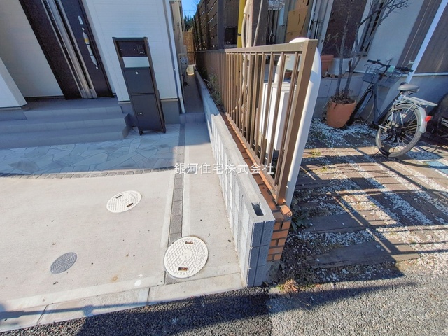 G00384583 千葉県市川市福栄４丁目 新築一戸建て 5790万円 土地面積104.42m² (約31.58坪) 建物面積102.06m² (約30.87坪) 間取り４ＬＤＫ 築年月2025年10月(築１年以内)【外観7】