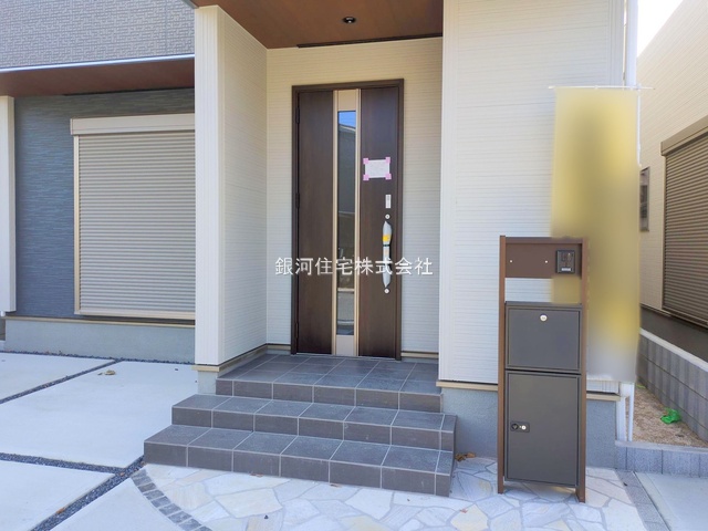 G00384584 千葉県市川市福栄４丁目 新築一戸建て 5990万円 土地面積102.73m² (約31.07坪) 建物面積98.82m² (約29.89坪) 間取り４ＬＤＫ 築年月2025年10月(築１年以内)【外観5】