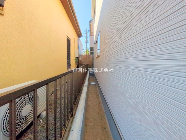 G00384584 千葉県市川市福栄４丁目 新築一戸建て 5990万円 土地面積102.73m² (約31.07坪) 建物面積98.82m² (約29.89坪) 間取り４ＬＤＫ 築年月2025年10月(築１年以内)【外観11】