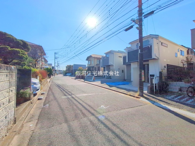 G00384584 千葉県市川市福栄４丁目 新築一戸建て 5990万円 土地面積102.73m² (約31.07坪) 建物面積98.82m² (約29.89坪) 間取り４ＬＤＫ 築年月2025年10月(築１年以内)【外観13】