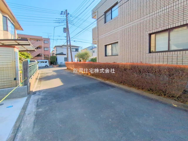 G00384664 神奈川県相模原市南区相模台７丁目 新築一戸建て 3490万円 土地面積90.31m² (約27.31坪) 建物面積96.68m² (約29.24坪) 間取り４ＬＤＫ 築年月2025年11月(築１年以内)【外観8】