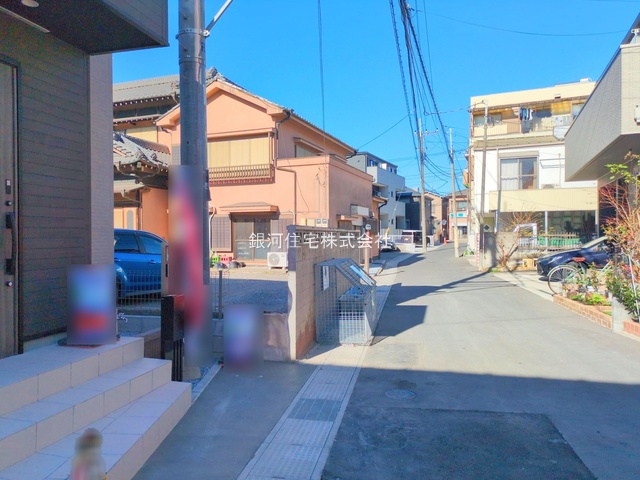 G00384874 千葉県市川市香取１丁目 新築一戸建て 6299万円 土地面積87.36m² (約26.42坪) 建物面積88.81m² (約26.86坪) 間取り３ＬＤＫ 築年月2025年11月(築１年以内)【外観4】