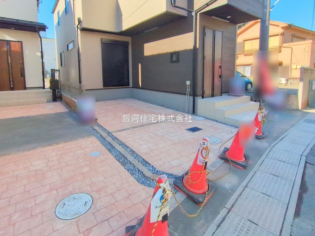 G00384874 千葉県市川市香取１丁目 新築一戸建て 6299万円 土地面積87.36m² (約26.42坪) 建物面積88.81m² (約26.86坪) 間取り３ＬＤＫ 築年月2025年11月(築１年以内)【外観8】