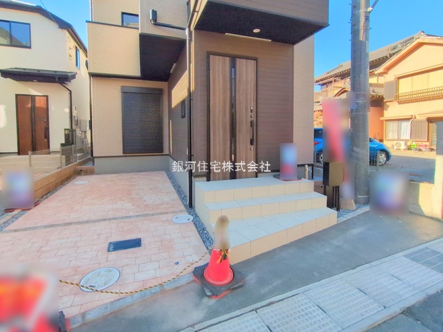 G00384874 千葉県市川市香取１丁目 新築一戸建て 6299万円 土地面積87.36m² (約26.42坪) 建物面積88.81m² (約26.86坪) 間取り３ＬＤＫ 築年月2025年11月(築１年以内)【外観9】