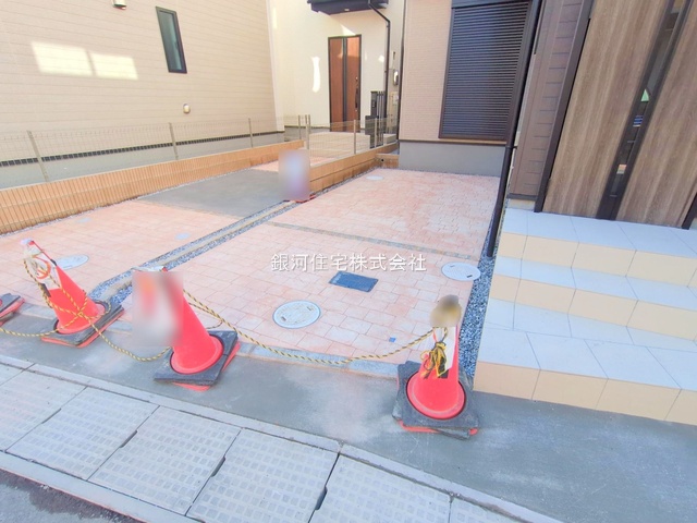 G00384874 千葉県市川市香取１丁目 新築一戸建て 6299万円 土地面積87.36m² (約26.42坪) 建物面積88.81m² (約26.86坪) 間取り３ＬＤＫ 築年月2025年11月(築１年以内)【外観10】