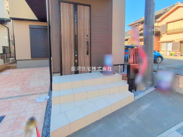 G00384874 千葉県市川市香取１丁目 新築一戸建て 6299万円 土地面積87.36m² (約26.42坪) 建物面積88.81m² (約26.86坪) 間取り３ＬＤＫ 築年月2025年11月(築１年以内)【外観11】