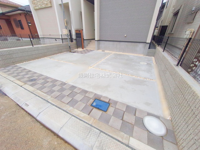 G00384896 千葉県船橋市習志野台６丁目 新築一戸建て 5290万円 土地面積132.35m² (約40.03坪) 建物面積103.65m² (約31.35坪) 間取り３ＬＤＫ 築年月2025年11月(築１年以内)【外観11】