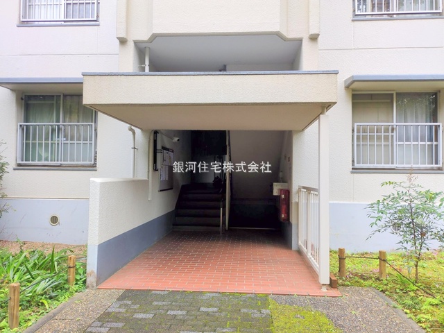G00385081 東京都西東京市西原町４丁目 中古マンション 2680万円 専有面積74.49m² (約22.53坪) 間取り３ＬＤＫ 所在階3階 築年月1982年07月(築43年)【外観3】