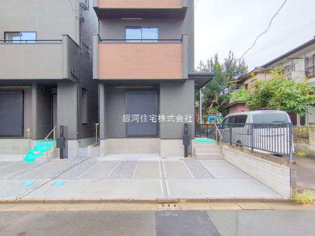 G00385102 埼玉県川口市領家３丁目 新築一戸建て 3899万円 土地面積81.70m² (約24.71坪) 建物面積108.09m² (約32.69坪) 間取り３ＬＤＫ 築年月2025年10月(築１年以内)【外観8】