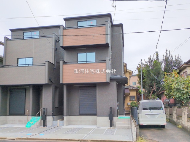 G00385102 埼玉県川口市領家３丁目 新築一戸建て 3899万円 土地面積81.70m² (約24.71坪) 建物面積108.09m² (約32.69坪) 間取り３ＬＤＫ 築年月2025年10月(築１年以内)【外観12】