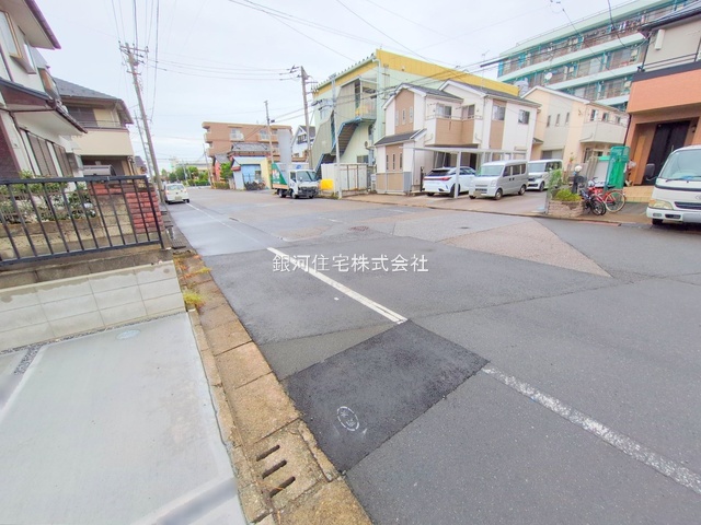 G00385102 埼玉県川口市領家３丁目 新築一戸建て 3899万円 土地面積81.70m² (約24.71坪) 建物面積108.09m² (約32.69坪) 間取り３ＬＤＫ 築年月2025年10月(築１年以内)【外観13】