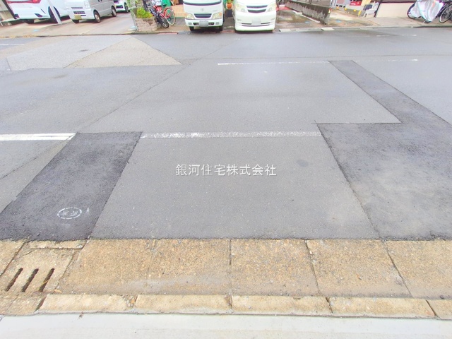 G00385102 埼玉県川口市領家３丁目 新築一戸建て 3899万円 土地面積81.70m² (約24.71坪) 建物面積108.09m² (約32.69坪) 間取り３ＬＤＫ 築年月2025年10月(築１年以内)【外観15】