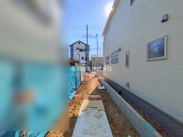 G00385154 埼玉県川口市南鳩ヶ谷７丁目 新築一戸建て 4180万円 土地面積116.34m² (約35.19坪) 建物面積101.64m² (約30.74坪) 間取り４ＬＤＫ 築年月2026年02月【外観6】