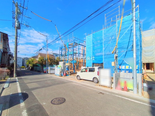 G00385155 埼玉県川口市南鳩ヶ谷７丁目 新築一戸建て 4480万円 土地面積100.05m² (約30.26坪) 建物面積95.58m² (約28.91坪) 間取り３ＳＬＤＫ 築年月2026年02月【外観3】