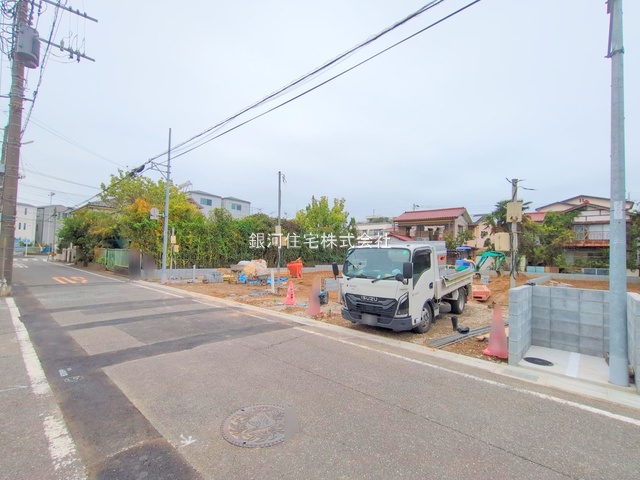 G00385155 埼玉県川口市南鳩ヶ谷７丁目 新築一戸建て 4480万円 土地面積100.05m² (約30.26坪) 建物面積95.58m² (約28.91坪) 間取り３ＳＬＤＫ 築年月2026年02月【外観9】