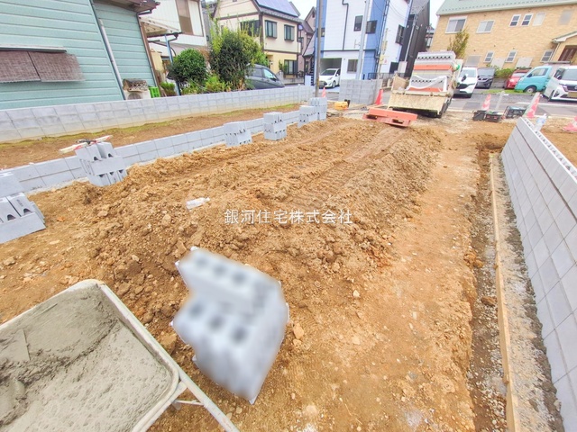 G00385155 埼玉県川口市南鳩ヶ谷７丁目 新築一戸建て 4480万円 土地面積100.05m² (約30.26坪) 建物面積95.58m² (約28.91坪) 間取り３ＳＬＤＫ 築年月2026年02月【外観10】