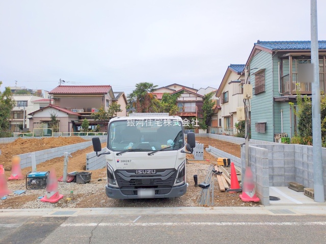 G00385155 埼玉県川口市南鳩ヶ谷７丁目 新築一戸建て 4480万円 土地面積100.05m² (約30.26坪) 建物面積95.58m² (約28.91坪) 間取り３ＳＬＤＫ 築年月2026年02月【外観11】