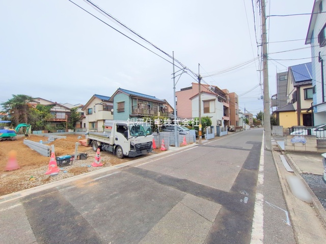 G00385155 埼玉県川口市南鳩ヶ谷７丁目 新築一戸建て 4480万円 土地面積100.05m² (約30.26坪) 建物面積95.58m² (約28.91坪) 間取り３ＳＬＤＫ 築年月2026年02月【外観12】