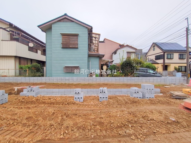 G00385155 埼玉県川口市南鳩ヶ谷７丁目 新築一戸建て 4480万円 土地面積100.05m² (約30.26坪) 建物面積95.58m² (約28.91坪) 間取り３ＳＬＤＫ 築年月2026年02月【外観15】