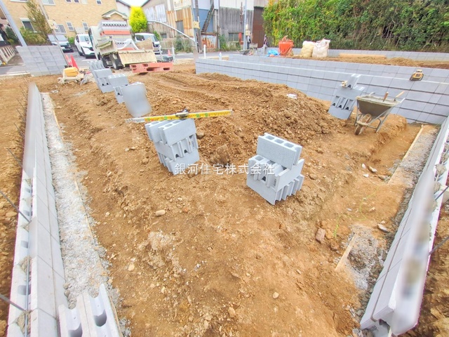 G00385155 埼玉県川口市南鳩ヶ谷７丁目 新築一戸建て 4480万円 土地面積100.05m² (約30.26坪) 建物面積95.58m² (約28.91坪) 間取り３ＳＬＤＫ 築年月2026年02月【外観17】