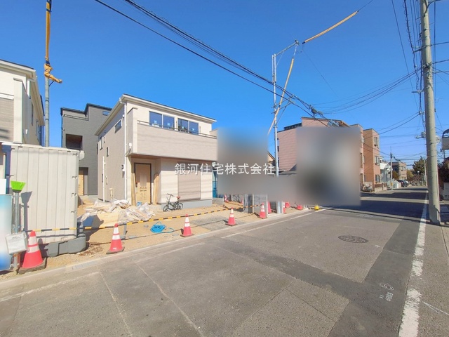 G00385156 埼玉県川口市南鳩ヶ谷７丁目 新築一戸建て 4180万円 土地面積109.36m² (約33.08坪) 建物面積104.88m² (約31.72坪) 間取り３ＳＬＤＫ 築年月2026年02月【外観3】