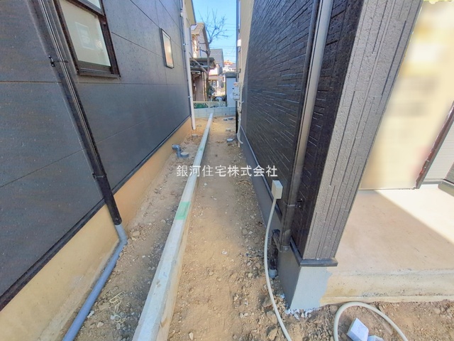 G00385156 埼玉県川口市南鳩ヶ谷７丁目 新築一戸建て 4180万円 土地面積109.36m² (約33.08坪) 建物面積104.88m² (約31.72坪) 間取り３ＳＬＤＫ 築年月2026年02月【外観5】