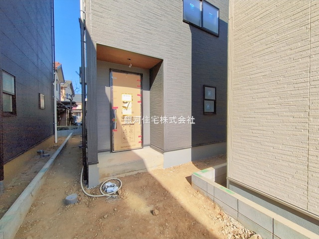 G00385156 埼玉県川口市南鳩ヶ谷７丁目 新築一戸建て 4180万円 土地面積109.36m² (約33.08坪) 建物面積104.88m² (約31.72坪) 間取り３ＳＬＤＫ 築年月2026年02月【外観13】