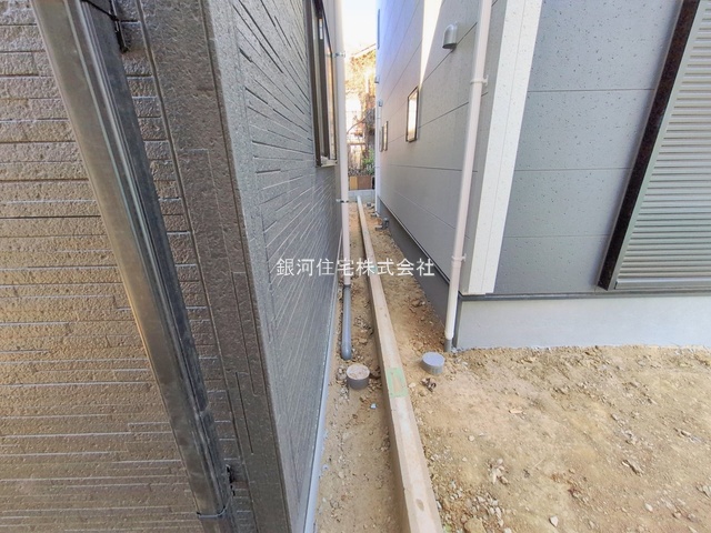 G00385156 埼玉県川口市南鳩ヶ谷７丁目 新築一戸建て 4180万円 土地面積109.36m² (約33.08坪) 建物面積104.88m² (約31.72坪) 間取り３ＳＬＤＫ 築年月2026年02月【外観14】