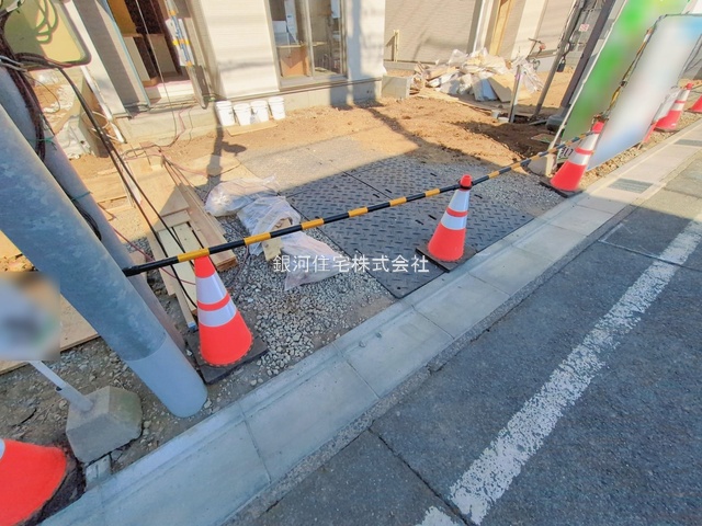 G00385157 埼玉県川口市南鳩ヶ谷７丁目 新築一戸建て 4680万円 土地面積100.04m² (約30.26坪) 建物面積93.15m² (約28.17坪) 間取り４ＬＤＫ 築年月2026年02月【外観4】