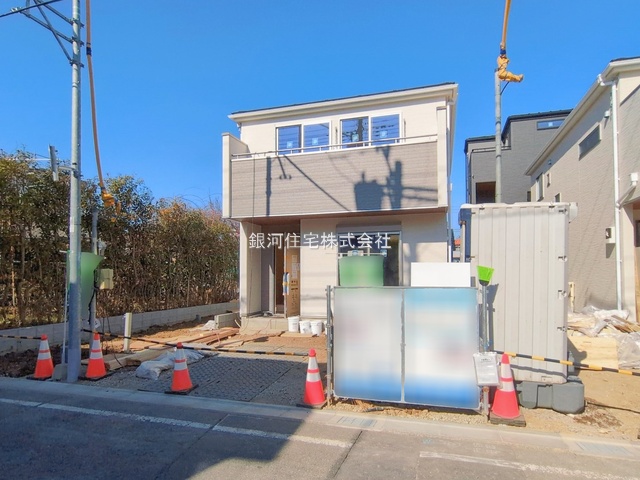 G00385157 埼玉県川口市南鳩ヶ谷７丁目 新築一戸建て 4680万円 土地面積100.04m² (約30.26坪) 建物面積93.15m² (約28.17坪) 間取り４ＬＤＫ 築年月2026年02月【外観8】
