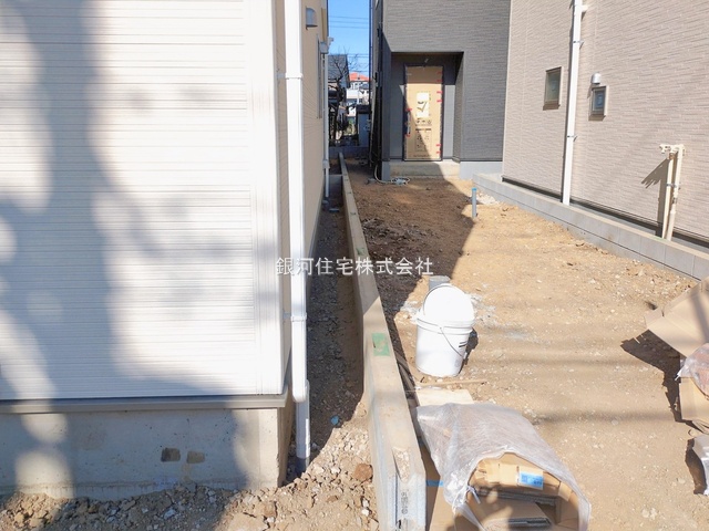 G00385157 埼玉県川口市南鳩ヶ谷７丁目 新築一戸建て 4680万円 土地面積100.04m² (約30.26坪) 建物面積93.15m² (約28.17坪) 間取り４ＬＤＫ 築年月2026年02月【外観10】