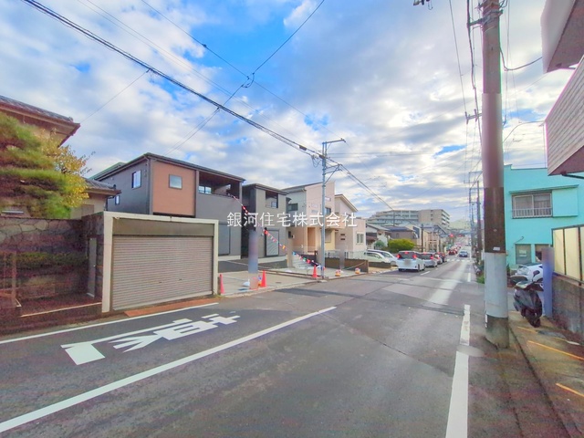 G00385215 千葉県船橋市習志野台２丁目 新築一戸建て 5590万円 土地面積125.61m² (約37.99坪) 建物面積106.40m² (約32.18坪) 間取り４ＬＤＫ 築年月2025年10月(築１年以内)【外観13】