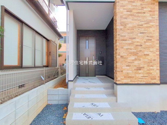 G00385278 千葉県千葉市中央区南生実町 新築一戸建て 3588万円 土地面積135.76m² (約41.06坪) 建物面積105.60m² (約31.94坪) 間取り４ＬＤＫ 築年月2025年10月(築１年以内)【外観7】