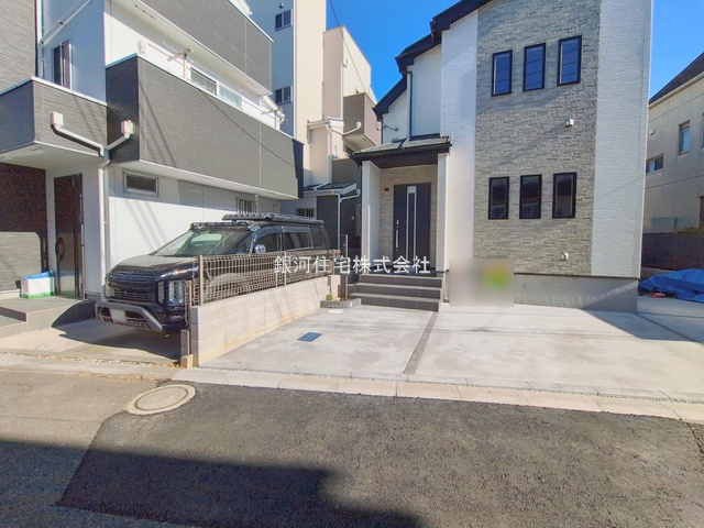 G00385443 千葉県市川市稲荷木３丁目 新築一戸建て 5590万円 土地面積126.24m² (約38.18坪) 建物面積98.12m² (約29.68坪) 間取り４ＬＤＫ 築年月2025年12月(築１年以内)【外観12】