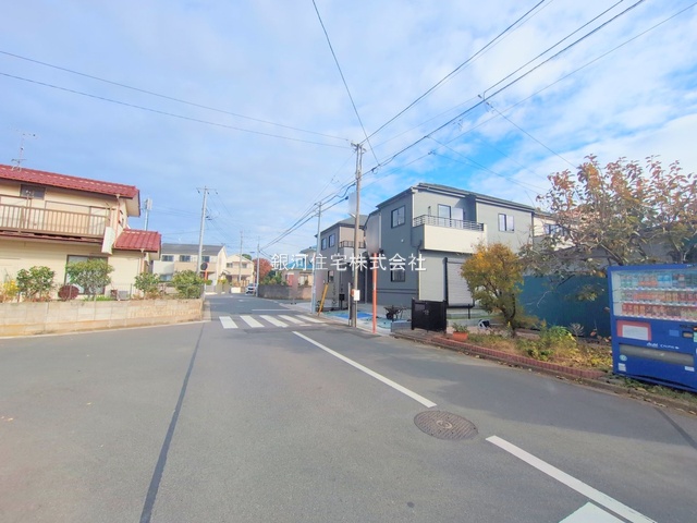 G00385473 千葉県船橋市大穴南１丁目 新築一戸建て 2990万円 土地面積89.94m² (約27.20坪) 建物面積86.94m² (約26.29坪) 間取り３ＬＤＫ 築年月2025年10月(築１年以内)【外観13】