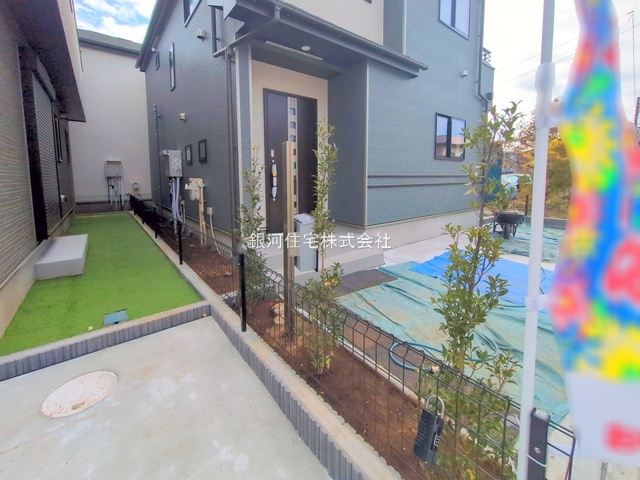 G00385473 千葉県船橋市大穴南１丁目 新築一戸建て 2990万円 土地面積89.94m² (約27.20坪) 建物面積86.94m² (約26.29坪) 間取り３ＬＤＫ 築年月2025年10月(築１年以内)【外観14】