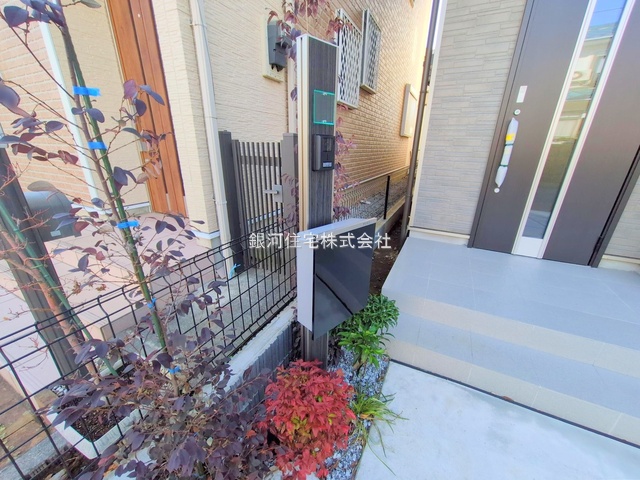 G00385474 千葉県船橋市大穴南１丁目 新築一戸建て 3290万円 土地面積94.17m² (約28.48坪) 建物面積89.42m² (約27.04坪) 間取り３ＬＤＫ 築年月2025年10月(築１年以内)【外観6】