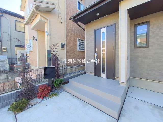 G00385474 千葉県船橋市大穴南１丁目 新築一戸建て 3290万円 土地面積94.17m² (約28.48坪) 建物面積89.42m² (約27.04坪) 間取り３ＬＤＫ 築年月2025年10月(築１年以内)【外観8】