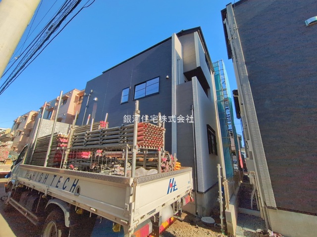 G00385532 千葉県船橋市前原西６丁目 新築一戸建て 5299万円 土地面積74.09m² (約22.41坪) 建物面積116.02m² (約35.09坪) 間取り４ＬＤＫ 築年月2026年02月【外観5】
