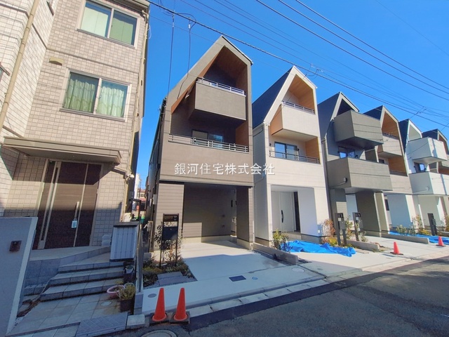 G00385545 千葉県市川市新田２丁目 新築一戸建て 6590万円 土地面積67.36m² (約20.37坪) 建物面積99.87m² (約30.21坪) 築年月2025年12月(築１年以内)【外観2】