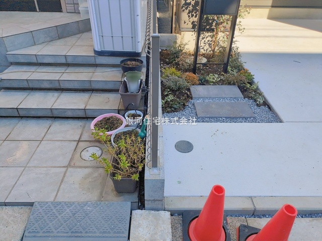 G00385545 千葉県市川市新田２丁目 新築一戸建て 6590万円 土地面積67.36m² (約20.37坪) 建物面積99.87m² (約30.21坪) 築年月2025年12月(築１年以内)【外観4】