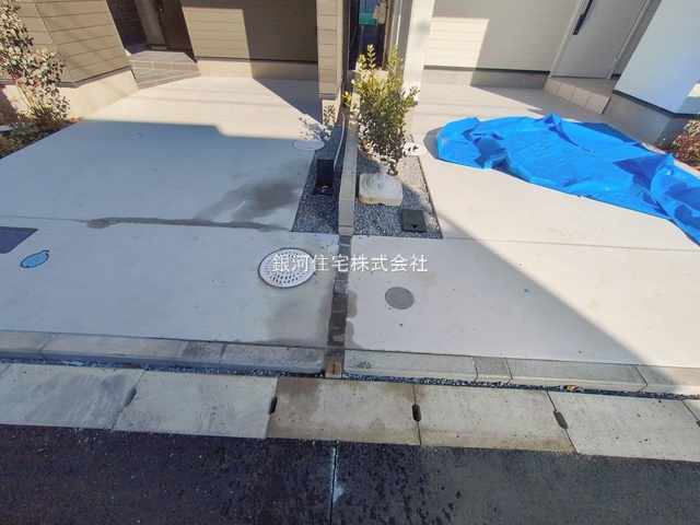 G00385545 千葉県市川市新田２丁目 新築一戸建て 6590万円 土地面積67.36m² (約20.37坪) 建物面積99.87m² (約30.21坪) 築年月2025年12月(築１年以内)【外観12】