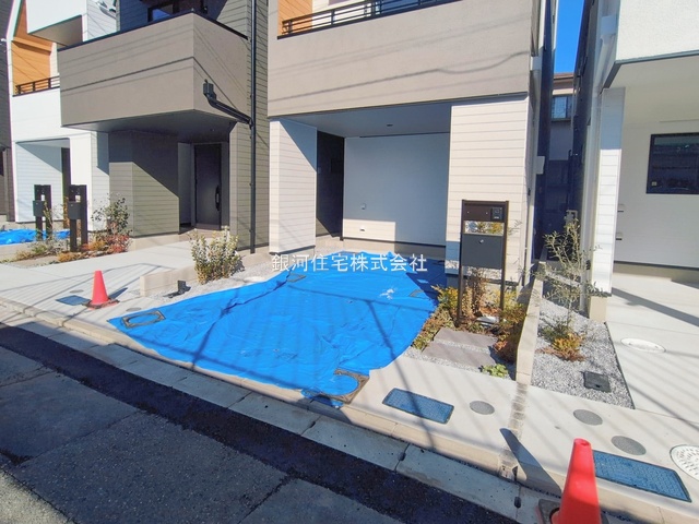 G00385548 千葉県市川市新田２丁目 新築一戸建て 6590万円 土地面積67.23m² (約20.33坪) 建物面積100.18m² (約30.30坪) 築年月2025年12月(築１年以内)【外観9】