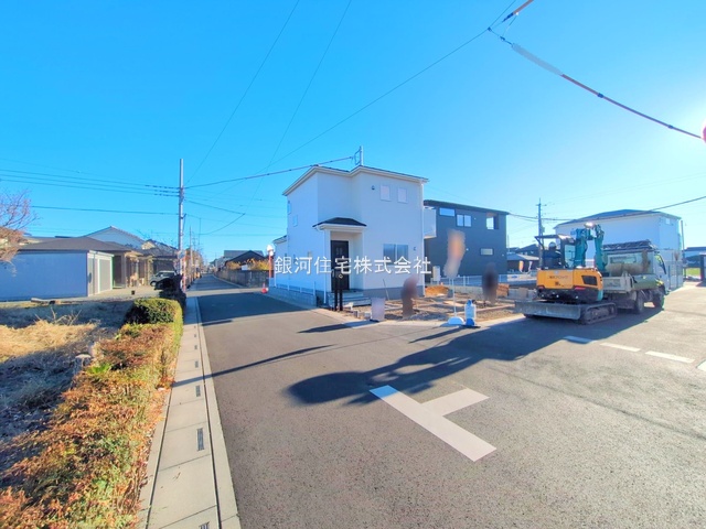 G00385563 埼玉県鴻巣市松原３丁目 新築一戸建て 2790万円 土地面積147.92m² (約44.74坪) 建物面積101.02m² (約30.55坪) 間取り４ＬＤＫ 築年月2025年12月【外観3】