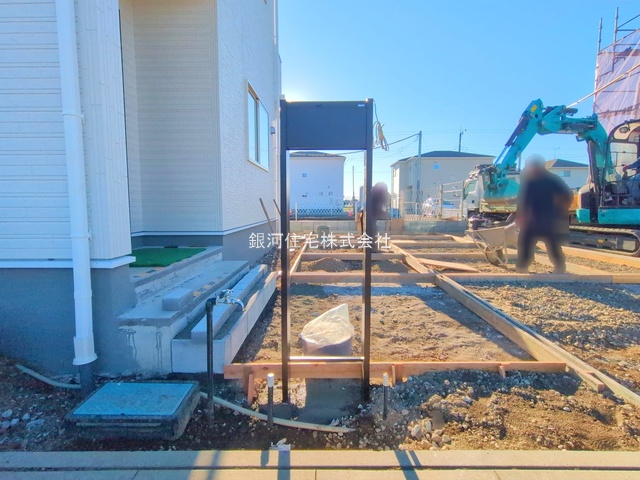 G00385563 埼玉県鴻巣市松原３丁目 新築一戸建て 2790万円 土地面積147.92m² (約44.74坪) 建物面積101.02m² (約30.55坪) 間取り４ＬＤＫ 築年月2025年12月【外観4】