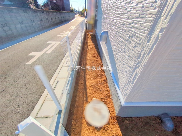 G00385563 埼玉県鴻巣市松原３丁目 新築一戸建て 2790万円 土地面積147.92m² (約44.74坪) 建物面積101.02m² (約30.55坪) 間取り４ＬＤＫ 築年月2025年12月【外観7】