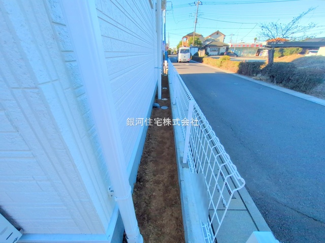 G00385563 埼玉県鴻巣市松原３丁目 新築一戸建て 2790万円 土地面積147.92m² (約44.74坪) 建物面積101.02m² (約30.55坪) 間取り４ＬＤＫ 築年月2025年12月【外観8】