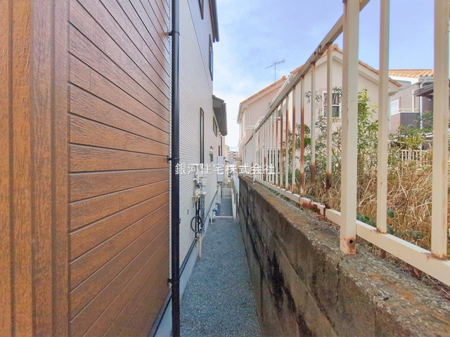 G00385580 神奈川県相模原市南区新戸 新築一戸建て 3980万円 土地面積142.73m² (約43.17坪) 建物面積101.62m² (約30.74坪) 間取り４ＬＤＫ 築年月2026年02月【外観6】