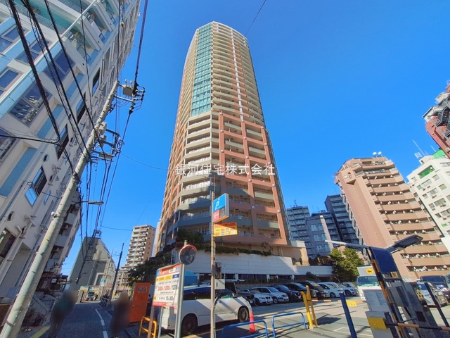 G00385594 東京都新宿区西新宿７丁目 中古マンション 1億2100万円 専有面積55.40m² (約16.75坪) 間取り２ＬＤＫ 所在階21階 築年月2001年12月(築24年)【外観2】