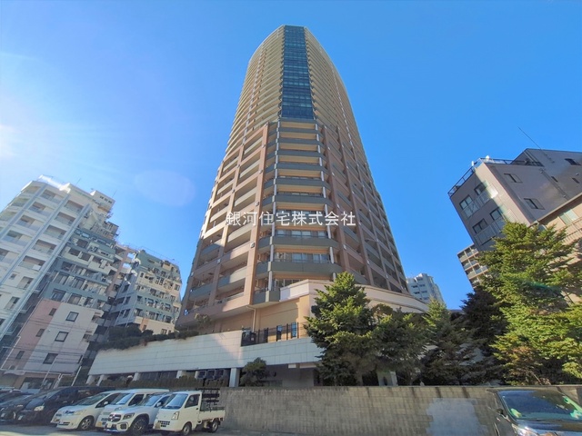 G00385594 東京都新宿区西新宿７丁目 中古マンション 1億2100万円 専有面積55.40m² (約16.75坪) 間取り２ＬＤＫ 所在階21階 築年月2001年12月(築24年)【外観4】